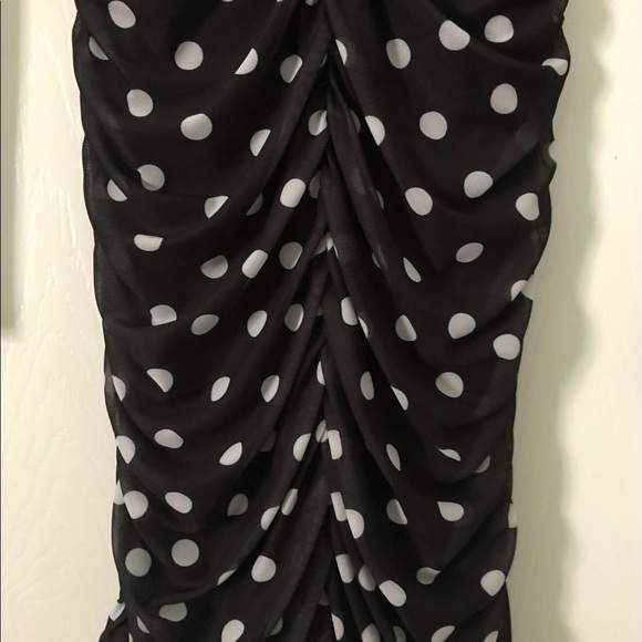 CAUTION TO THE WIND SUPER DRESS PERFECT IN ALL THE RIGHT SPOTS SHEER SLEEVES.NWT - Picture 5 of 6